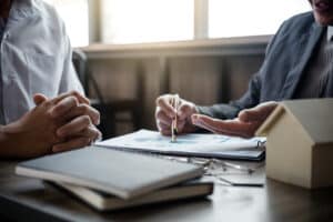 Real,Estate,Broker,Agent,Being,Analysis,And,Making,The,Decision